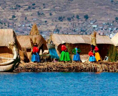 ISLAS FLOTANTE DE LOS UROS 1/2 Día