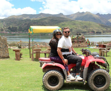 CUATRIMOTOS TOUR LAGUNA HUAYPO – TIOBAMBA – SALINERAS 1/2 Día