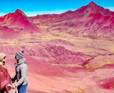 TOUR A LA MONTAÑA DE COLORES Y EL VALLE ROJO 1 Día