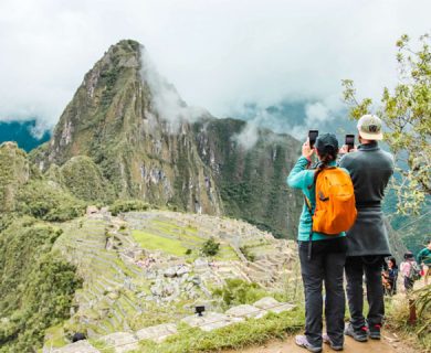 MACHU PICCHU VIA VAN E TREM – 2 Dias